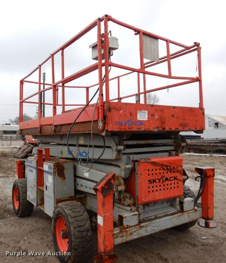 image for item DL3741 Sky Jack SJ8841  scissor lift