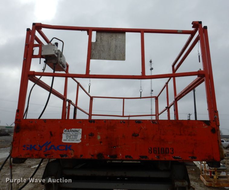 image for item DL3741 Sky Jack SJ8841  scissor lift