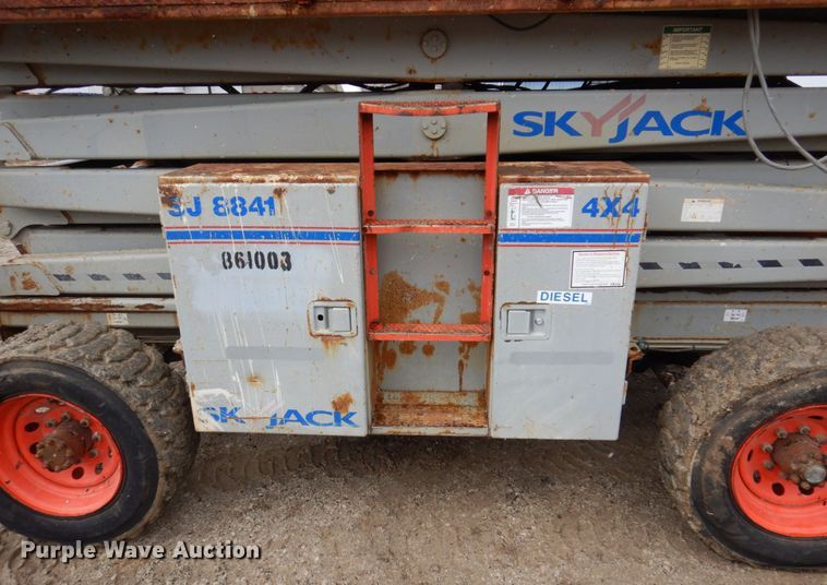 image for item DL3741 Sky Jack SJ8841  scissor lift