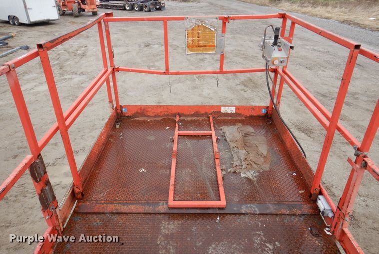 image for item DL3741 Sky Jack SJ8841  scissor lift