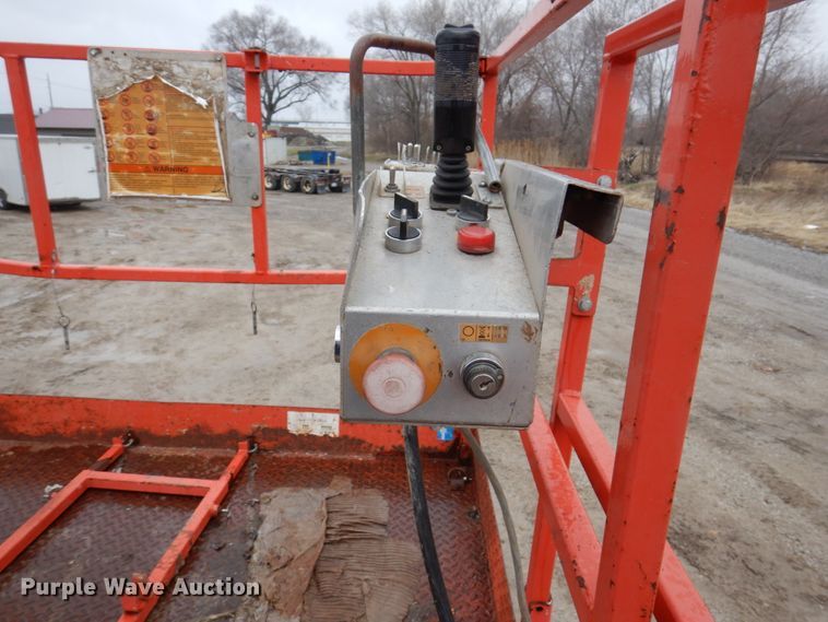 image for item DL3741 Sky Jack SJ8841  scissor lift