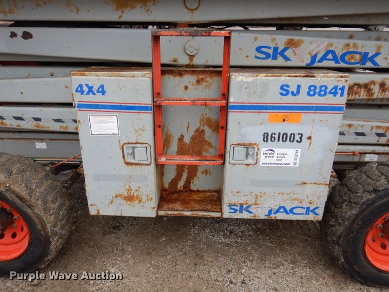 image for item DL3741 Sky Jack SJ8841  scissor lift