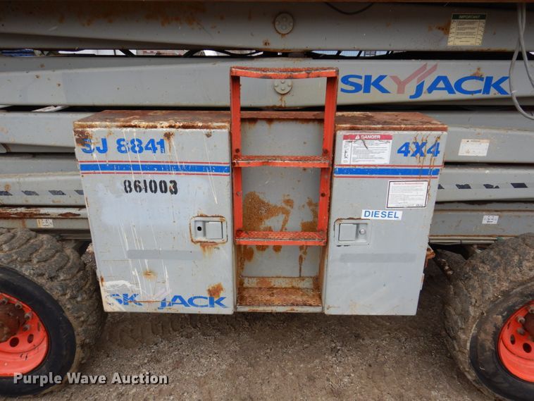 image for item DL3741 Sky Jack SJ8841  scissor lift