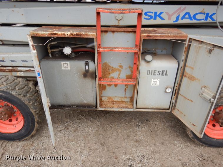 image for item DL3741 Sky Jack SJ8841  scissor lift