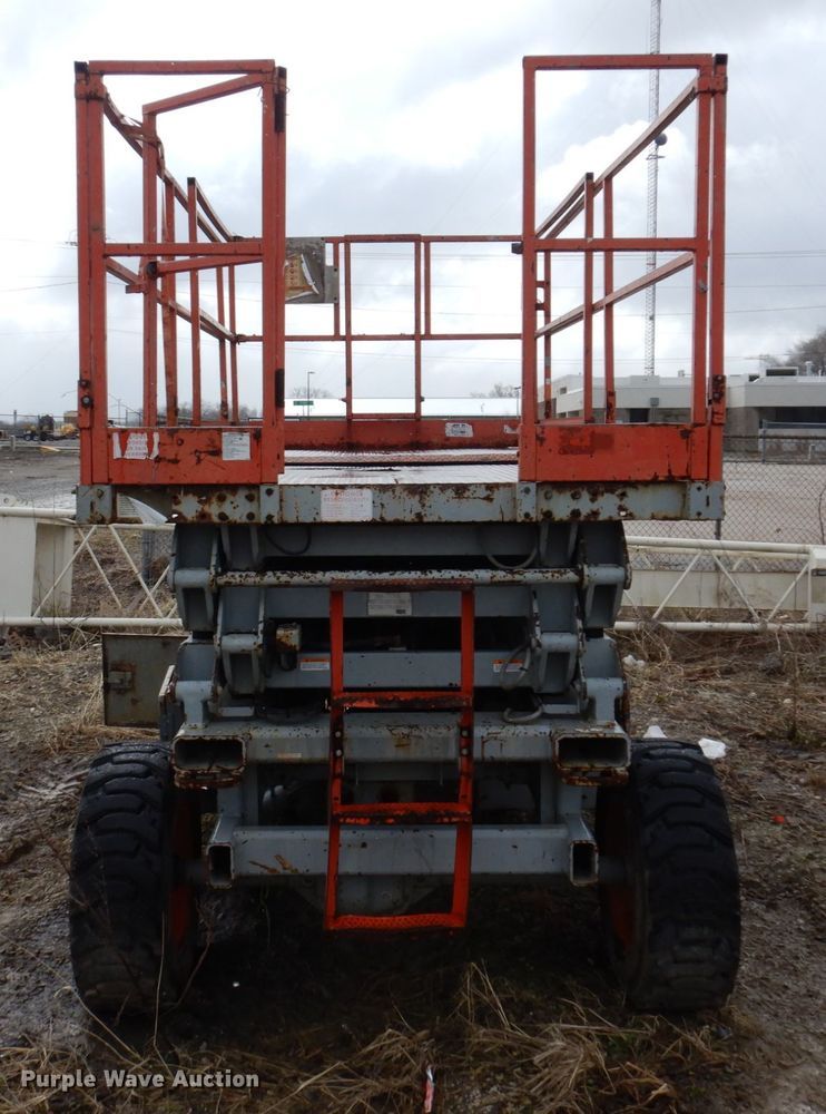 image for item DL3742 Sky Jack SJ7127  scissor lift