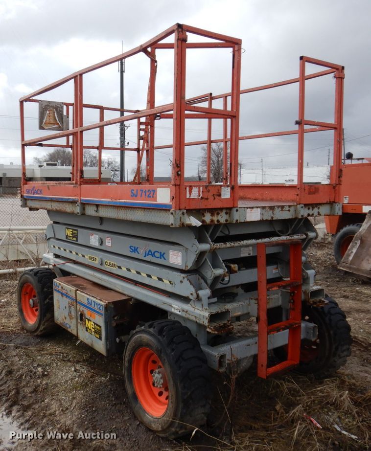 image for item DL3742 Sky Jack SJ7127  scissor lift