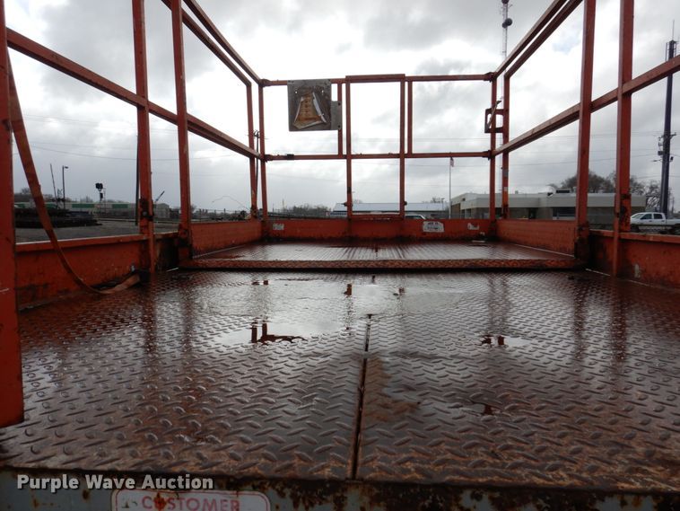 image for item DL3742 Sky Jack SJ7127  scissor lift