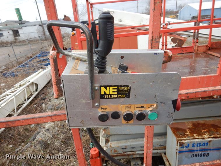 image for item DL3742 Sky Jack SJ7127  scissor lift