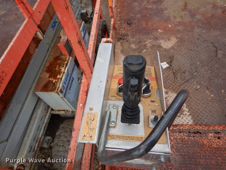 image for item DL3742 Sky Jack SJ7127  scissor lift