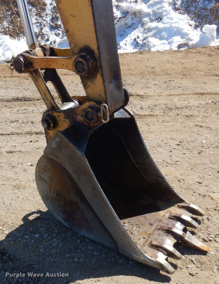 image for item DM5406 1999 John Deere 80  excavator