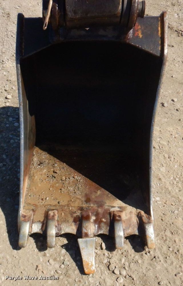 image for item DM5406 1999 John Deere 80  excavator