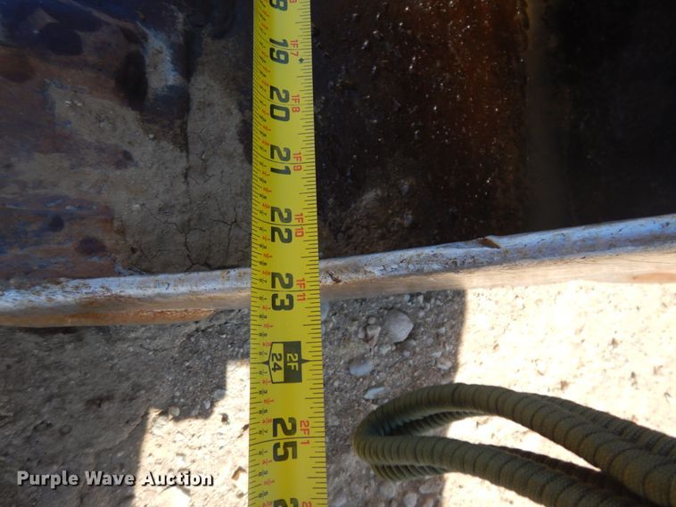 image for item DM5406 1999 John Deere 80  excavator