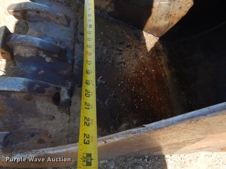 image for item DM5406 1999 John Deere 80  excavator