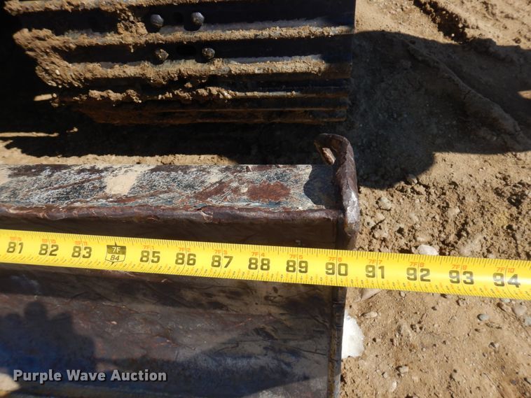 image for item DM5406 1999 John Deere 80  excavator