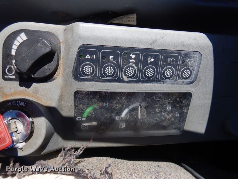 image for item DM5406 1999 John Deere 80  excavator