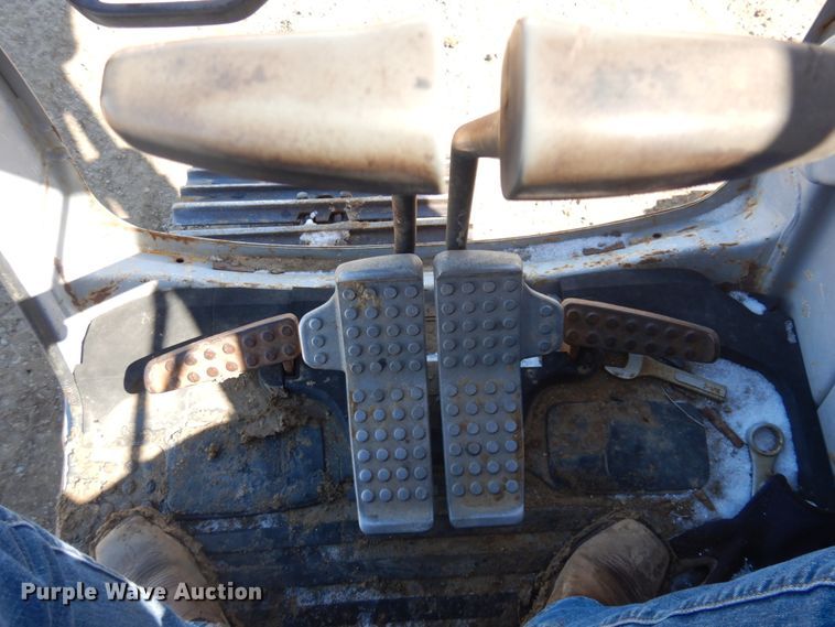 image for item DM5406 1999 John Deere 80  excavator