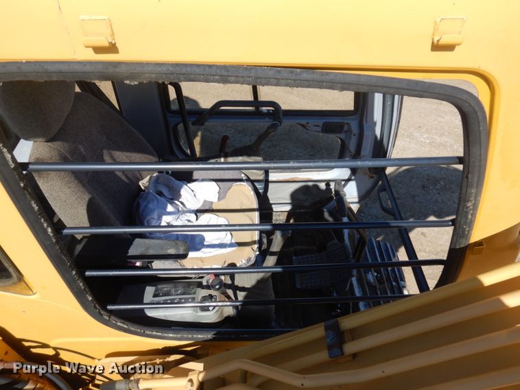 image for item DM5406 1999 John Deere 80  excavator