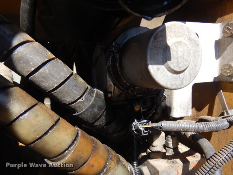 image for item DM5406 1999 John Deere 80  excavator