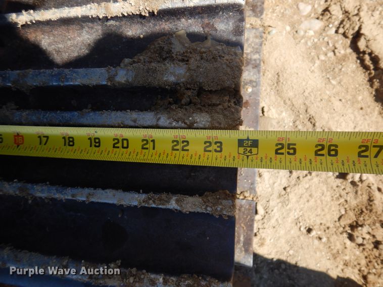 image for item DM5406 1999 John Deere 80  excavator