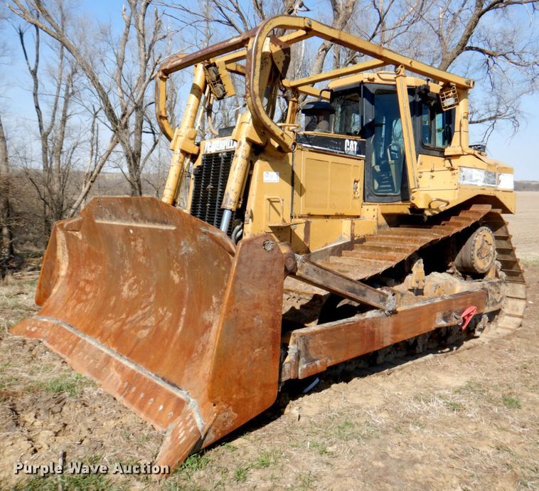 image for item DM6026 1996 Caterpillar D8R  dozer