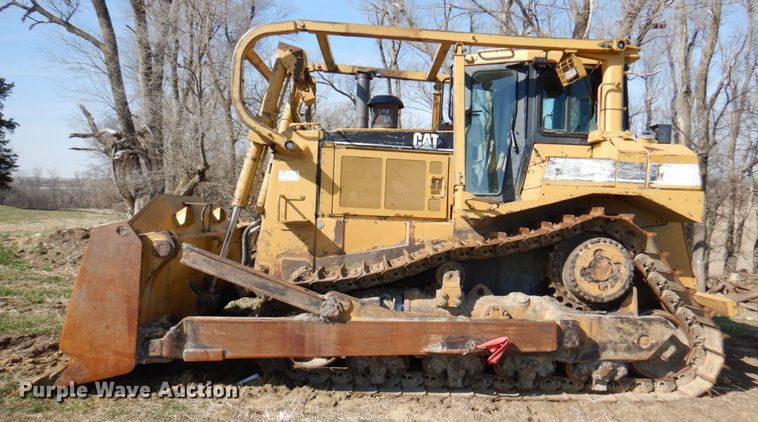 image for item DM6026 1996 Caterpillar D8R  dozer