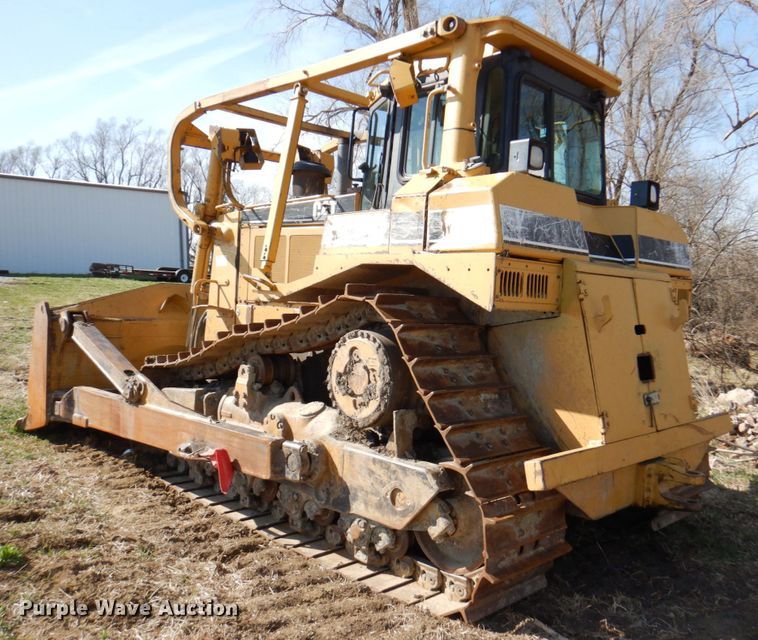 image for item DM6026 1996 Caterpillar D8R  dozer
