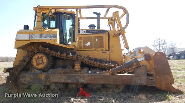 image for item DM6026 1996 Caterpillar D8R  dozer