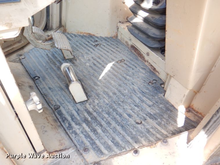 image for item DM6026 1996 Caterpillar D8R  dozer