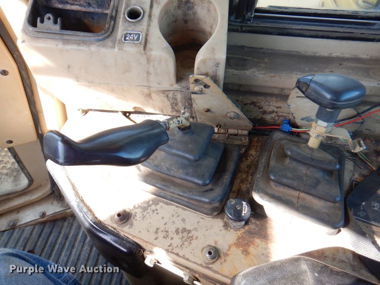 image for item DM6026 1996 Caterpillar D8R  dozer