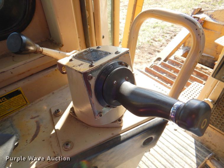 image for item DM6026 1996 Caterpillar D8R  dozer