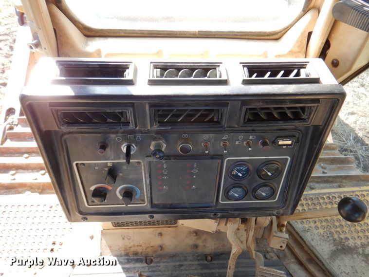 image for item DM6026 1996 Caterpillar D8R  dozer