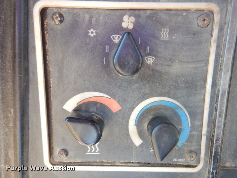 image for item DM6026 1996 Caterpillar D8R  dozer