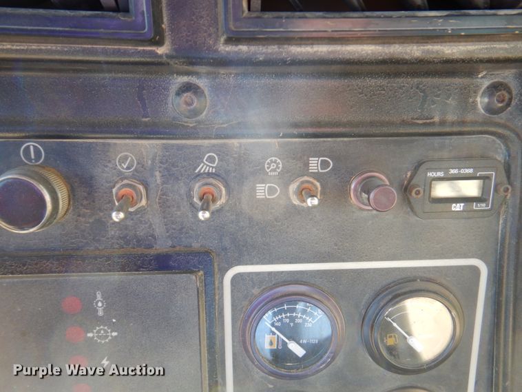 image for item DM6026 1996 Caterpillar D8R  dozer