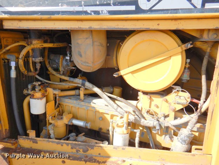 image for item DM6026 1996 Caterpillar D8R  dozer