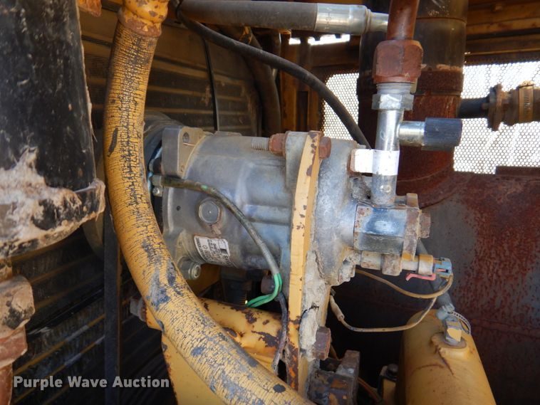 image for item DM6026 1996 Caterpillar D8R  dozer