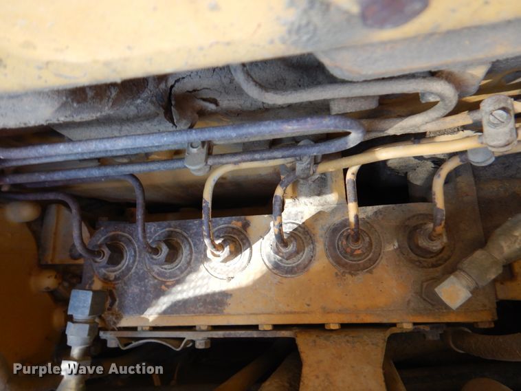 image for item DM6026 1996 Caterpillar D8R  dozer