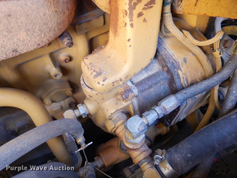 image for item DM6026 1996 Caterpillar D8R  dozer