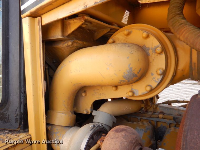 image for item DM6026 1996 Caterpillar D8R  dozer