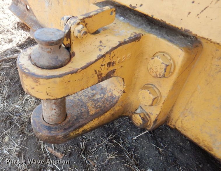 image for item DM6026 1996 Caterpillar D8R  dozer
