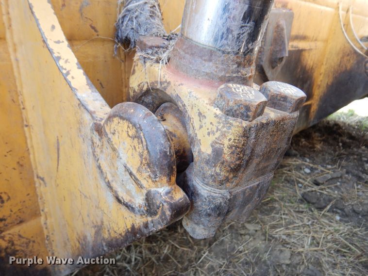 image for item DM6026 1996 Caterpillar D8R  dozer