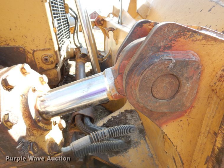 image for item DM6026 1996 Caterpillar D8R  dozer