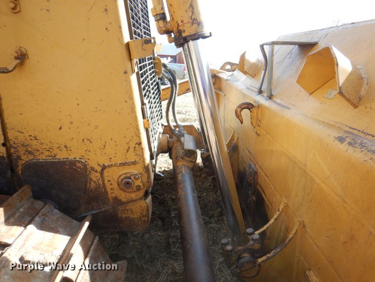 image for item DM6026 1996 Caterpillar D8R  dozer