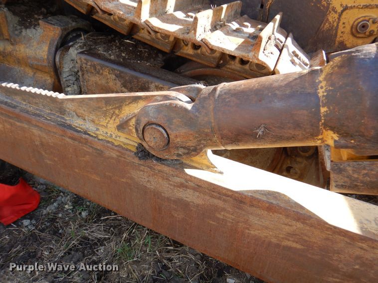 image for item DM6026 1996 Caterpillar D8R  dozer