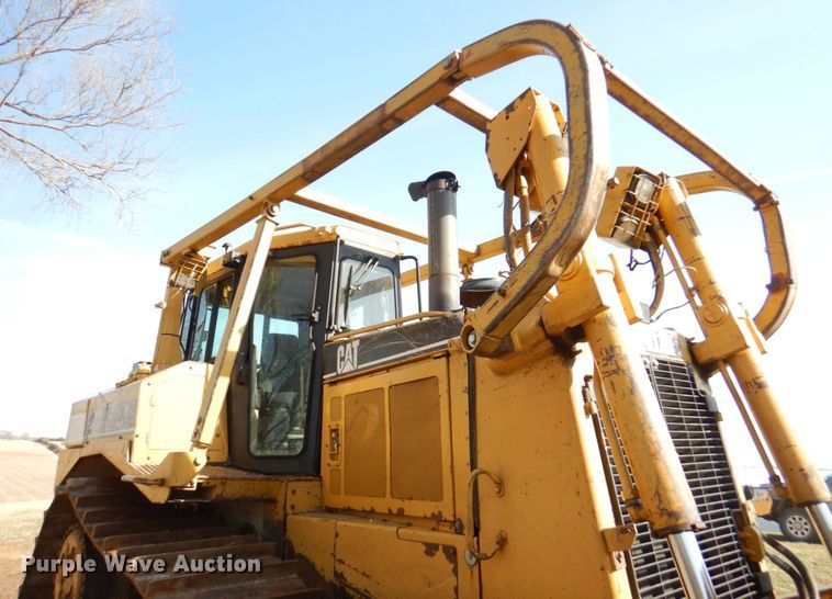 image for item DM6026 1996 Caterpillar D8R  dozer