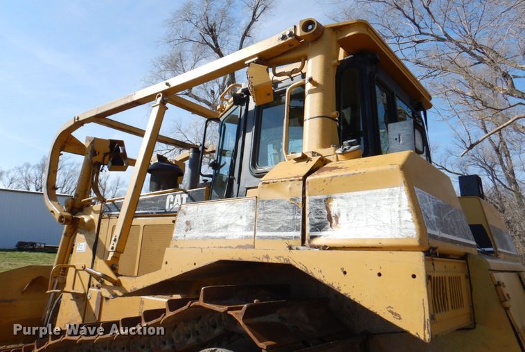 image for item DM6026 1996 Caterpillar D8R  dozer