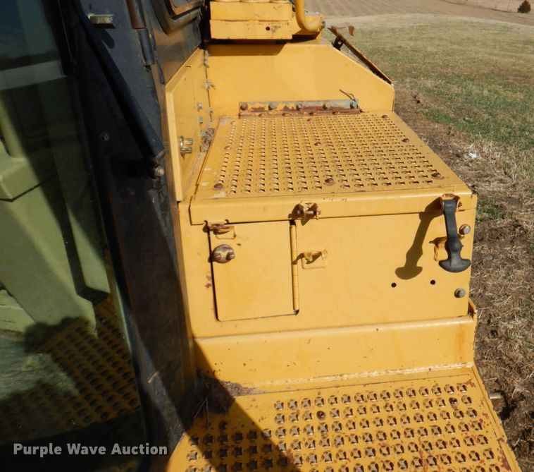 image for item DM6026 1996 Caterpillar D8R  dozer