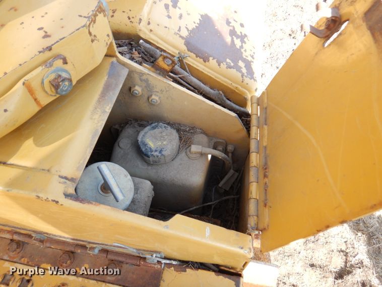 image for item DM6026 1996 Caterpillar D8R  dozer