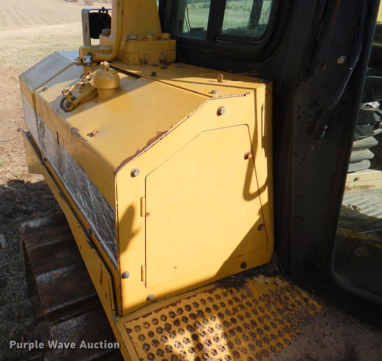 image for item DM6026 1996 Caterpillar D8R  dozer