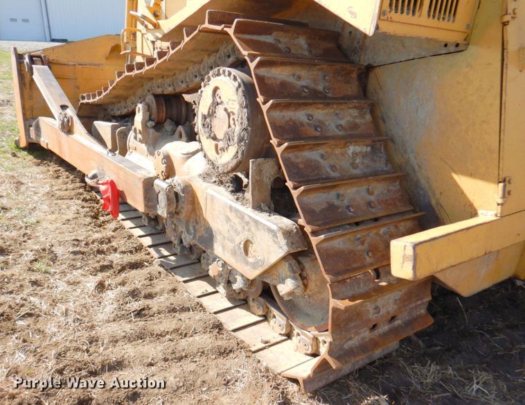 image for item DM6026 1996 Caterpillar D8R  dozer
