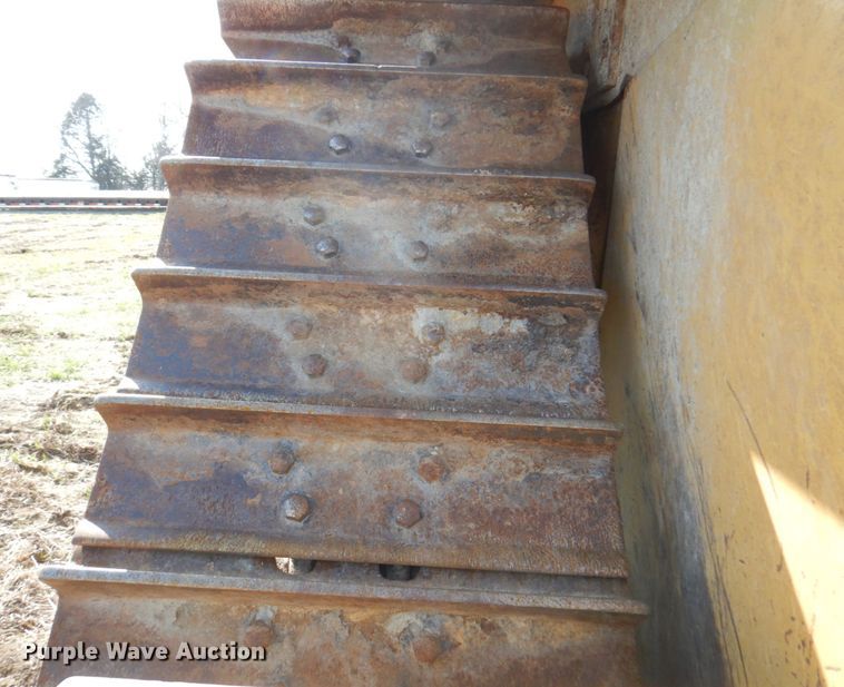 image for item DM6026 1996 Caterpillar D8R  dozer